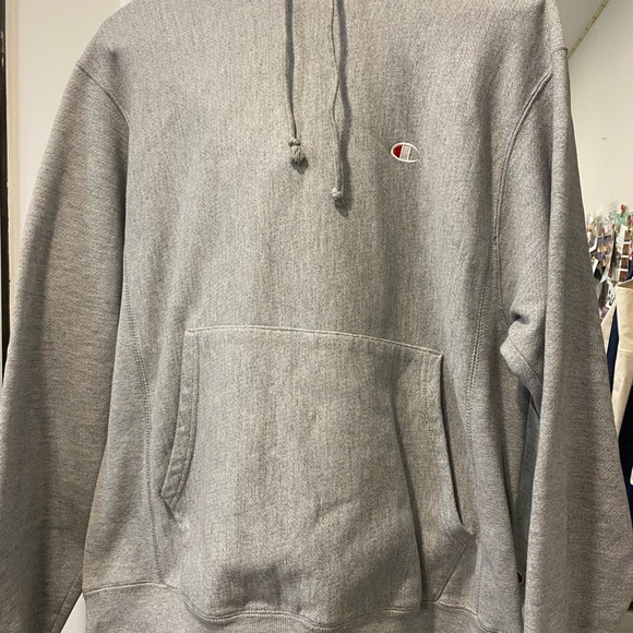 Unisex hoodies brand by Champion. Size is from Small but look large - Picture 2 of 6